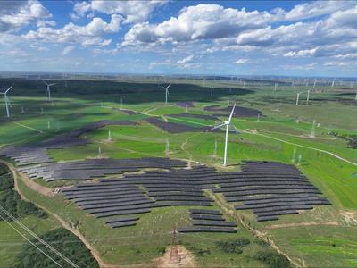 東方電氣首個(gè)光伏成套BT項(xiàng)目張北100MW光伏電站并網(wǎng)成功 開啟新能源開發(fā)新篇章