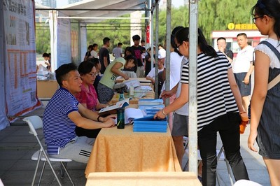 告別迷茫，把握未來(lái)——統(tǒng)一廣場(chǎng)中高考志愿填報(bào)咨詢會(huì)為您導(dǎo)航